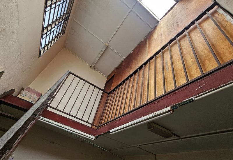 Kampung 7 Below Value Freehold 1.5 Storey Terrace Non Bumi 5mins Aeon