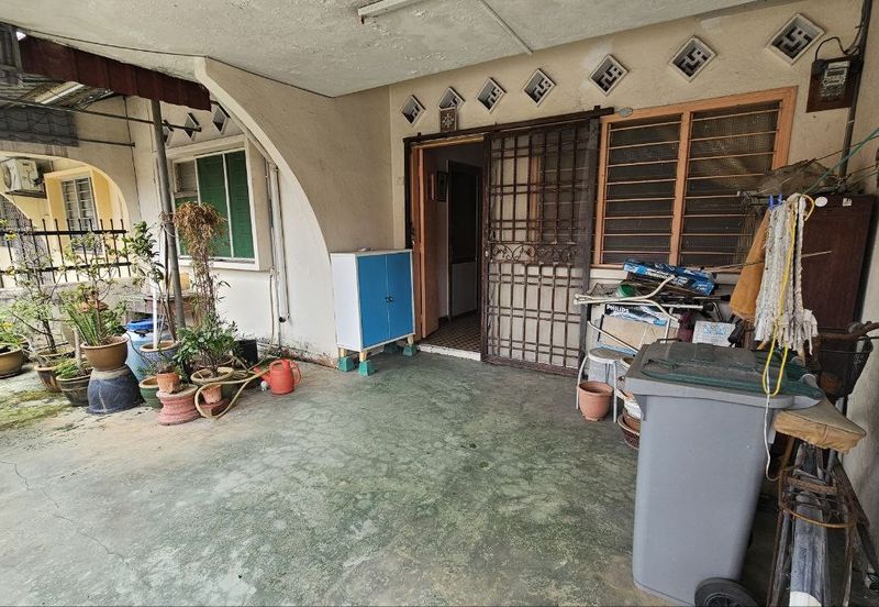 Kampung 7 Below Value Freehold 1.5 Storey Terrace Non Bumi 5mins Aeon