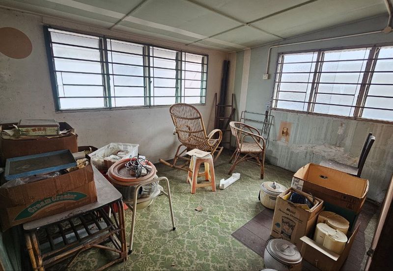 Kampung 7 Below Value Freehold 1.5 Storey Terrace Non Bumi 5mins Aeon