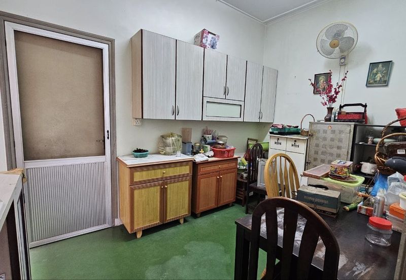 Kampung 7 Below Value Freehold 1.5 Storey Terrace Non Bumi 5mins Aeon