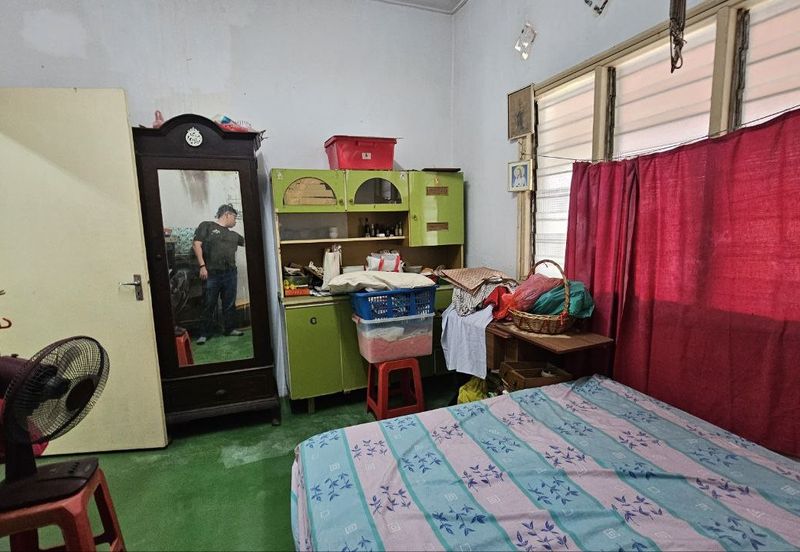 Kampung 7 Below Value Freehold 1.5 Storey Terrace Non Bumi 5mins Aeon