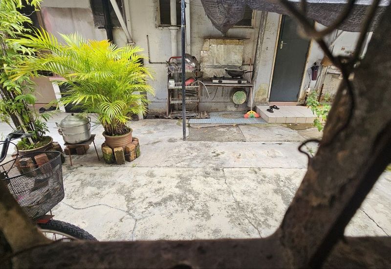 Kampung 7 Below Value Freehold 1.5 Storey Terrace Non Bumi 5mins Aeon