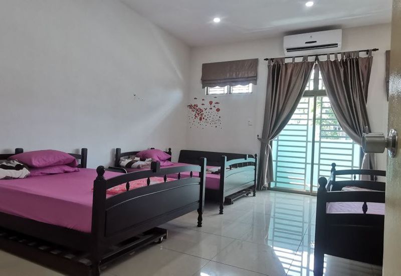  2 Storey Terrace Freehold Non Bumi Furnished Unit in Cheng Lotus 1min
