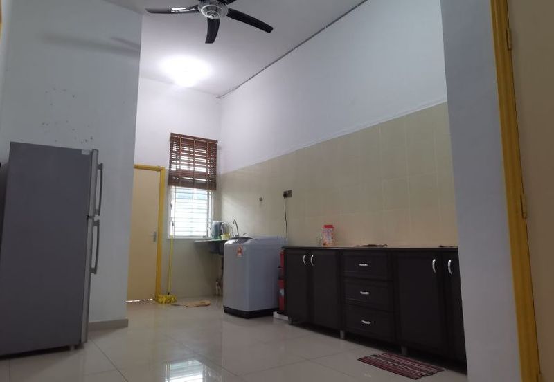  2 Storey Terrace Freehold Non Bumi Furnished Unit in Cheng Lotus 1min
