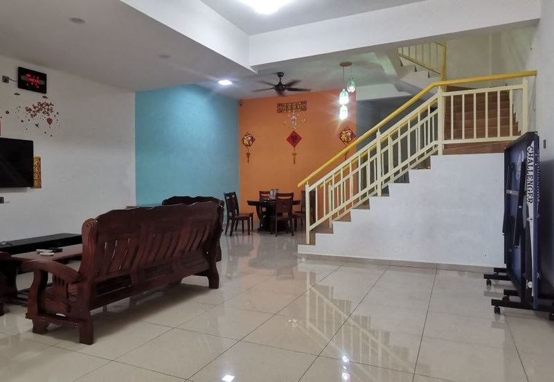  2 Storey Terrace Freehold Non Bumi Furnished Unit in Cheng Lotus 1min