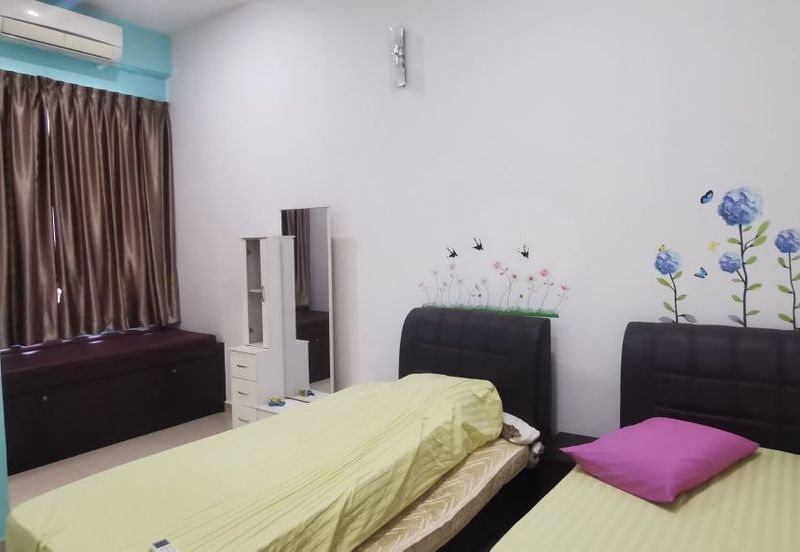  2 Storey Terrace Freehold Non Bumi Furnished Unit in Cheng Lotus 1min