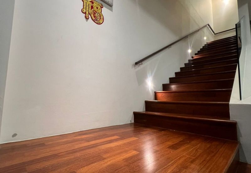 One Krubong 2 Storey Endlot Fully Reno Freehold Furnished Fitted 32x70