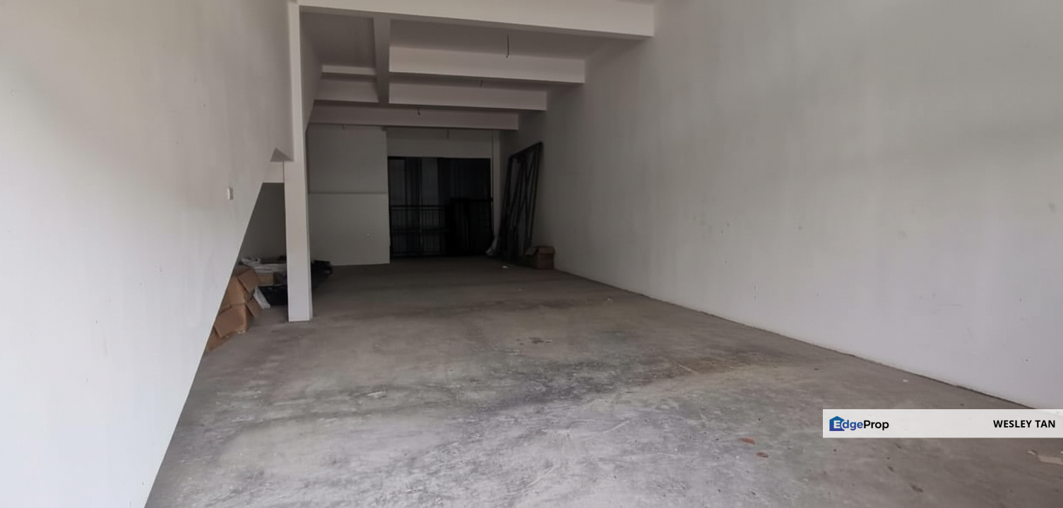 3 Storey Klebang Utama Shop 22x70 Facing Mainroad Opposite Mocity Park, Melaka, Klebang