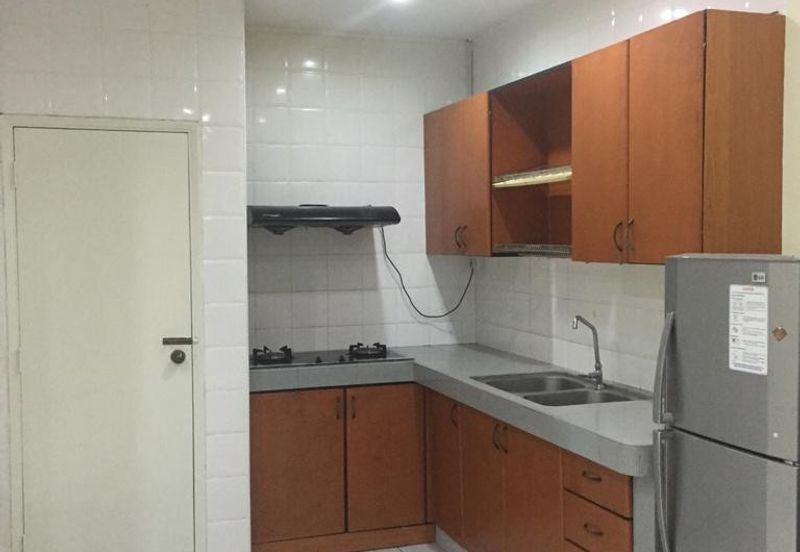 KONDOMINIUM SERI BAYAN