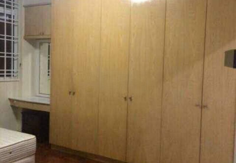 KONDOMINIUM SERI BAYAN