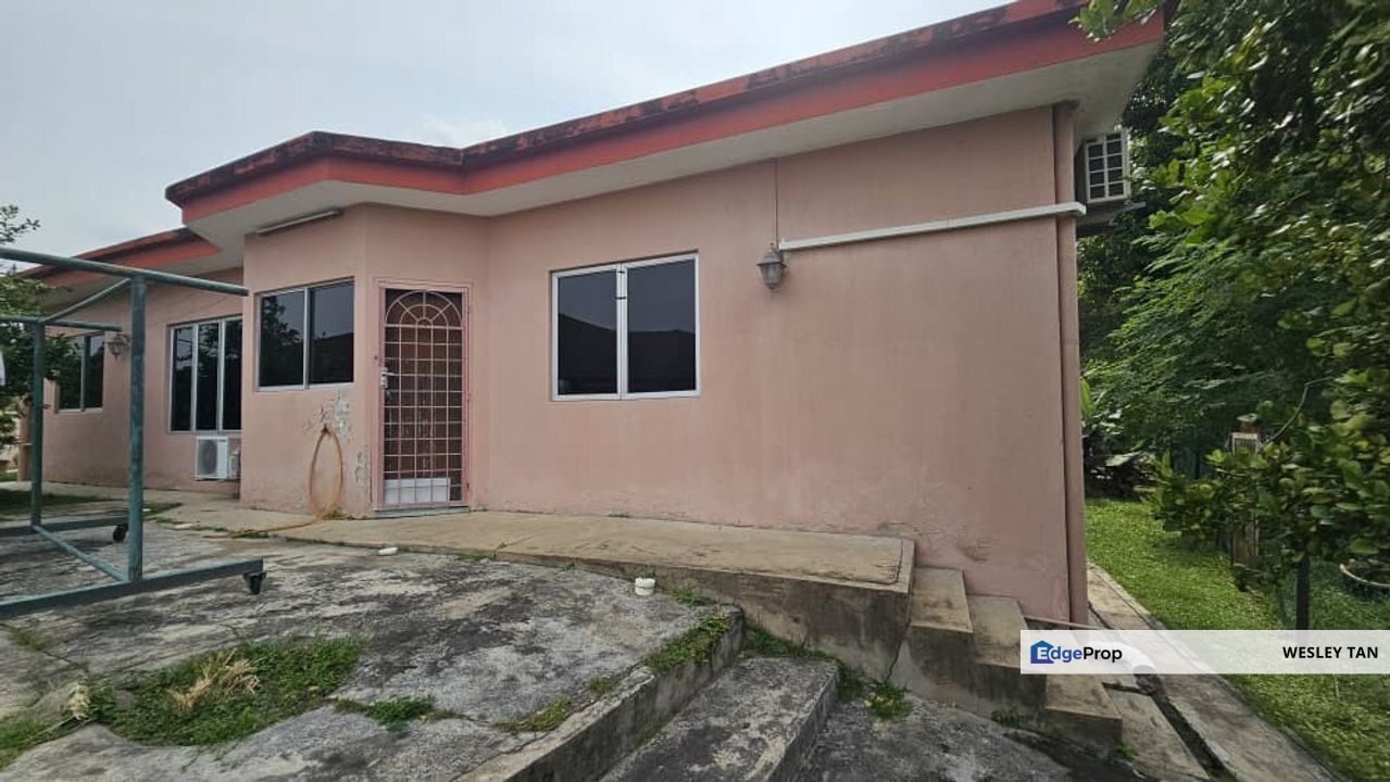 Single Storey SemiD Ayer Keroh Fully Extended 5rooms Extra Garden Area, Melaka, Ayer Keroh