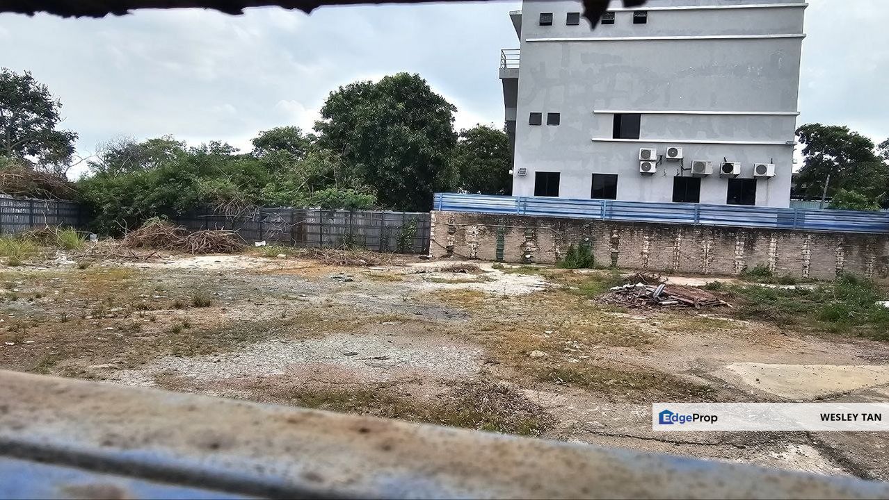 Krubong Industrial Land 10,800sqft Vacant 120x90 Land With Metal Cover , Melaka, Krubong