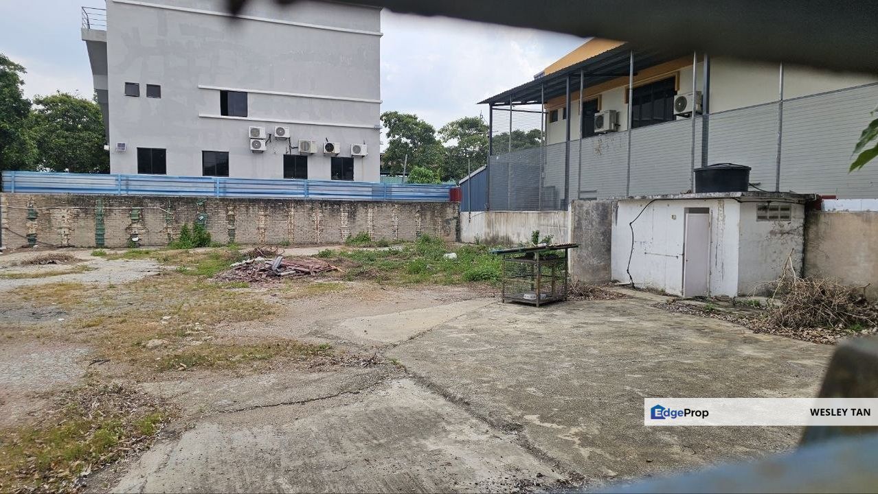Krubong Industrial Land 10,800sqft Vacant 120x90 Land With Metal Cover , Melaka, Krubong