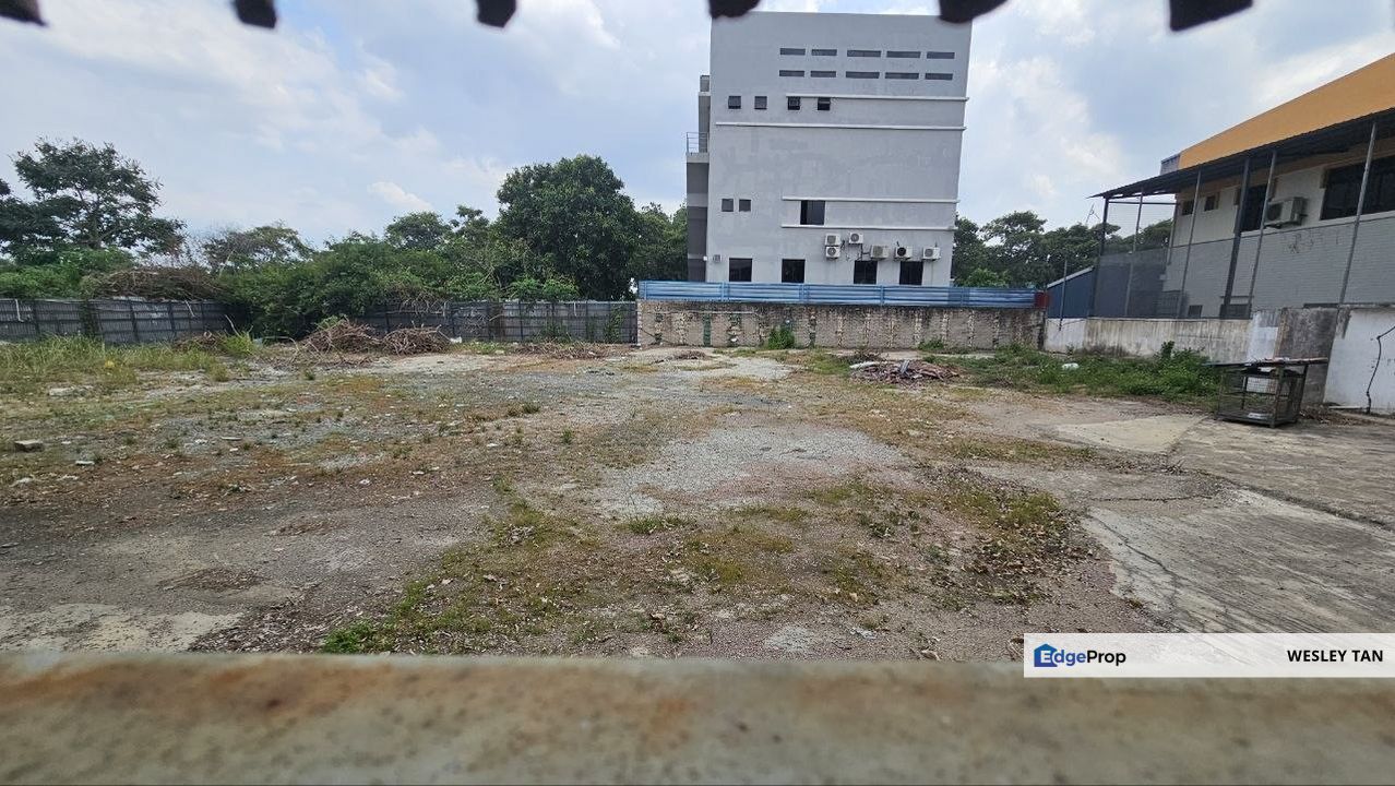 Krubong Industrial Land 10,800sqft Vacant 120x90 Land With Metal Cover , Melaka, Krubong