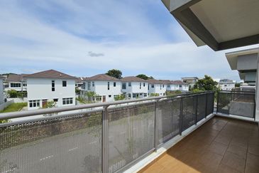 For Sale 2.5 Storey Zero Lot Bungalow @ Taman Nuri Durian Tunggal