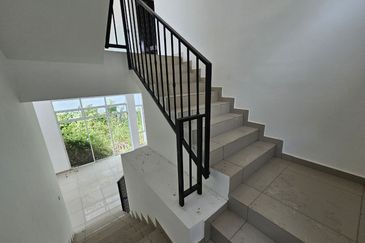 For Sale 2.5 Storey Zero Lot Bungalow @ Taman Nuri Durian Tunggal