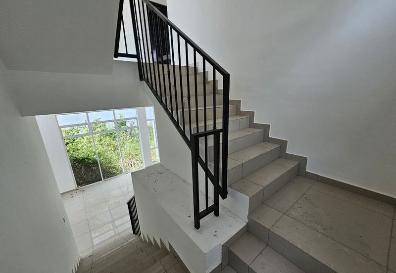 For Sale 2.5 Storey Zero Lot Bungalow @ Taman Nuri Durian Tunggal