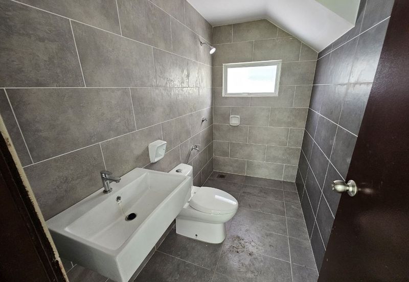 For Sale 2.5 Storey Zero Lot Bungalow @ Taman Nuri Durian Tunggal