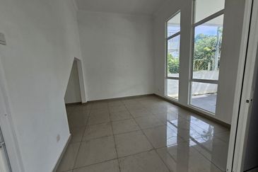 For Sale 2.5 Storey Zero Lot Bungalow @ Taman Nuri Durian Tunggal