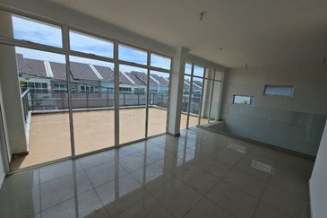 For Sale 2.5 Storey Zero Lot Bungalow @ Taman Nuri Durian Tunggal