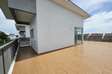 For Sale 2.5 Storey Zero Lot Bungalow @ Taman Nuri Durian Tunggal