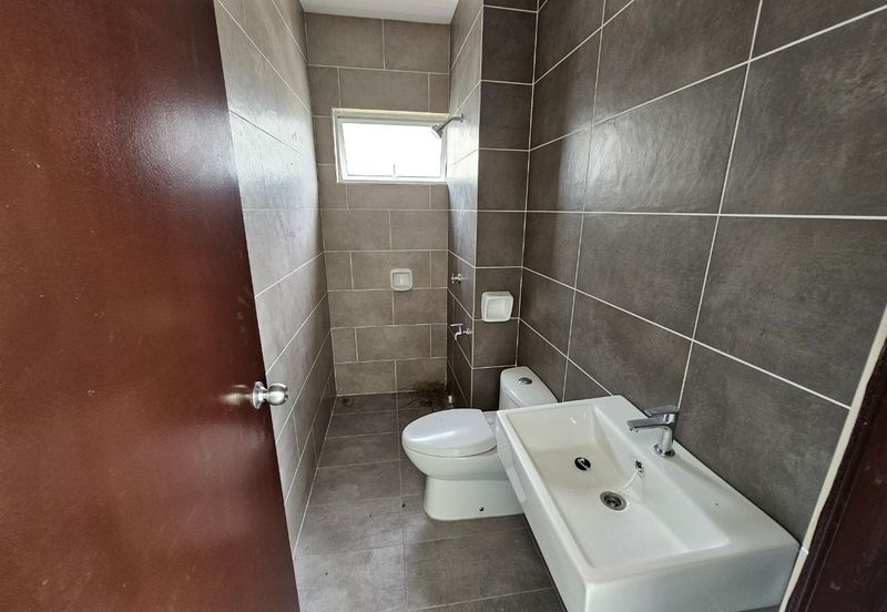 For Sale 2.5 Storey Zero Lot Bungalow @ Taman Nuri Durian Tunggal