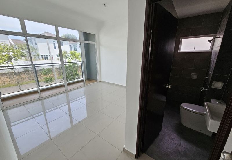 For Sale 2.5 Storey Zero Lot Bungalow @ Taman Nuri Durian Tunggal