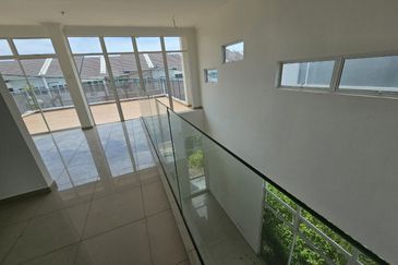 For Sale 2.5 Storey Zero Lot Bungalow @ Taman Nuri Durian Tunggal