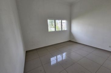 For Sale 2.5 Storey Zero Lot Bungalow @ Taman Nuri Durian Tunggal