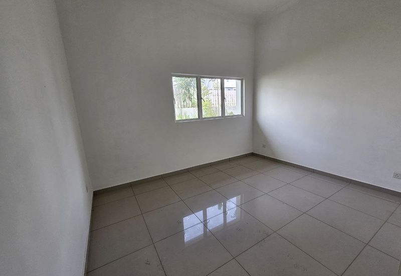 For Sale 2.5 Storey Zero Lot Bungalow @ Taman Nuri Durian Tunggal