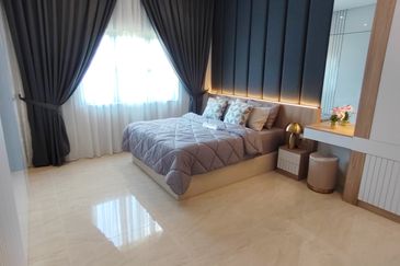 Fresh condo that offers a modern lifestyle with top-notch amenities in a great spot for city living.