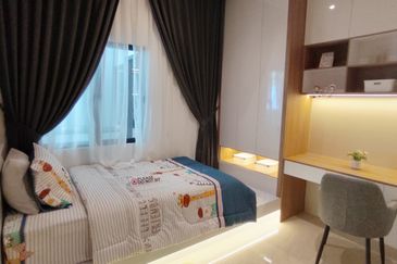 Fresh condo that offers a modern lifestyle with top-notch amenities in a great spot for city living.