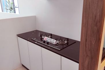 Fresh condo that offers a modern lifestyle with top-notch amenities in a great spot for city living.