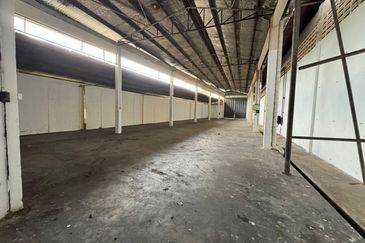 Klebang Commercial Warehouse Factory For Rent