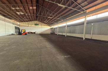 Klebang Commercial Warehouse Factory For Rent