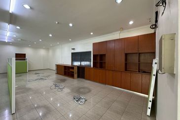 Klebang Commercial Warehouse Factory For Rent