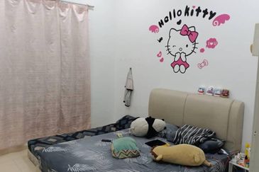 Single Storey Endlot Fully Extended Kitchen Area