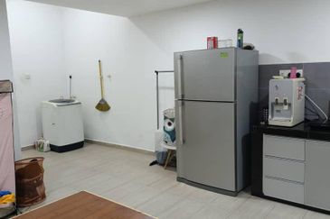 Single Storey Endlot Fully Extended Kitchen Area