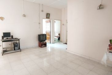 Single Storey Bungalow in Taman Klebang Besar for sale.