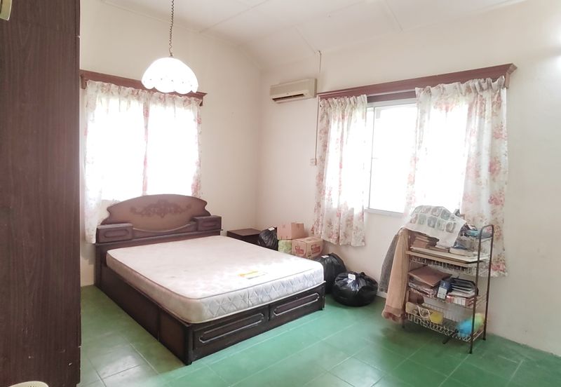 Single Storey Bungalow in Taman Klebang Besar for sale.