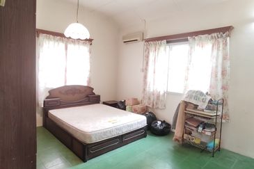 Single Storey Bungalow in Taman Klebang Besar for sale.
