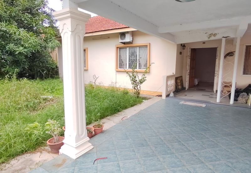 Single Storey Bungalow in Taman Klebang Besar for sale.