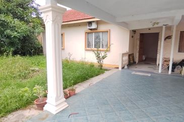 Single Storey Bungalow in Taman Klebang Besar for sale.