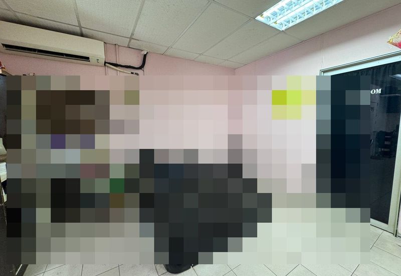 Ujong Pasir 3 Storey Shop Corner Lot For Sale