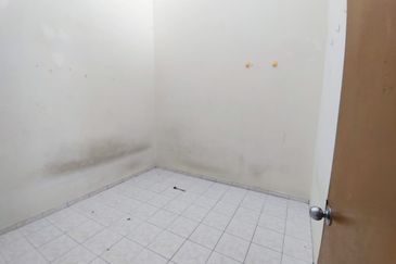 Single Storey Terrace in Taman Debunga, Merlimau for sale