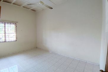 Single Storey Terrace in Taman Debunga, Merlimau for sale
