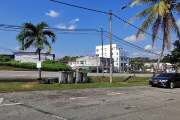 Cheng Perdana 2 Storey Terrace Bumi Shop Next To 99 Speedmart For Sale