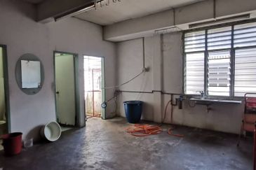 Cheng Perdana 2 Storey Terrace Bumi Shop Next To 99 Speedmart For Sale