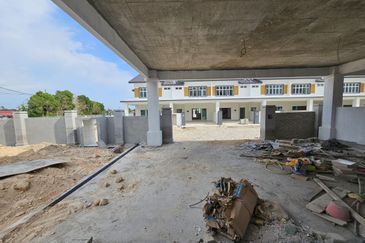 2 Storey Freehold Semi D 40 x 80 in Tanjong Melaka