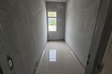 2 Storey Freehold Semi D 40 x 80 in Tanjong Melaka